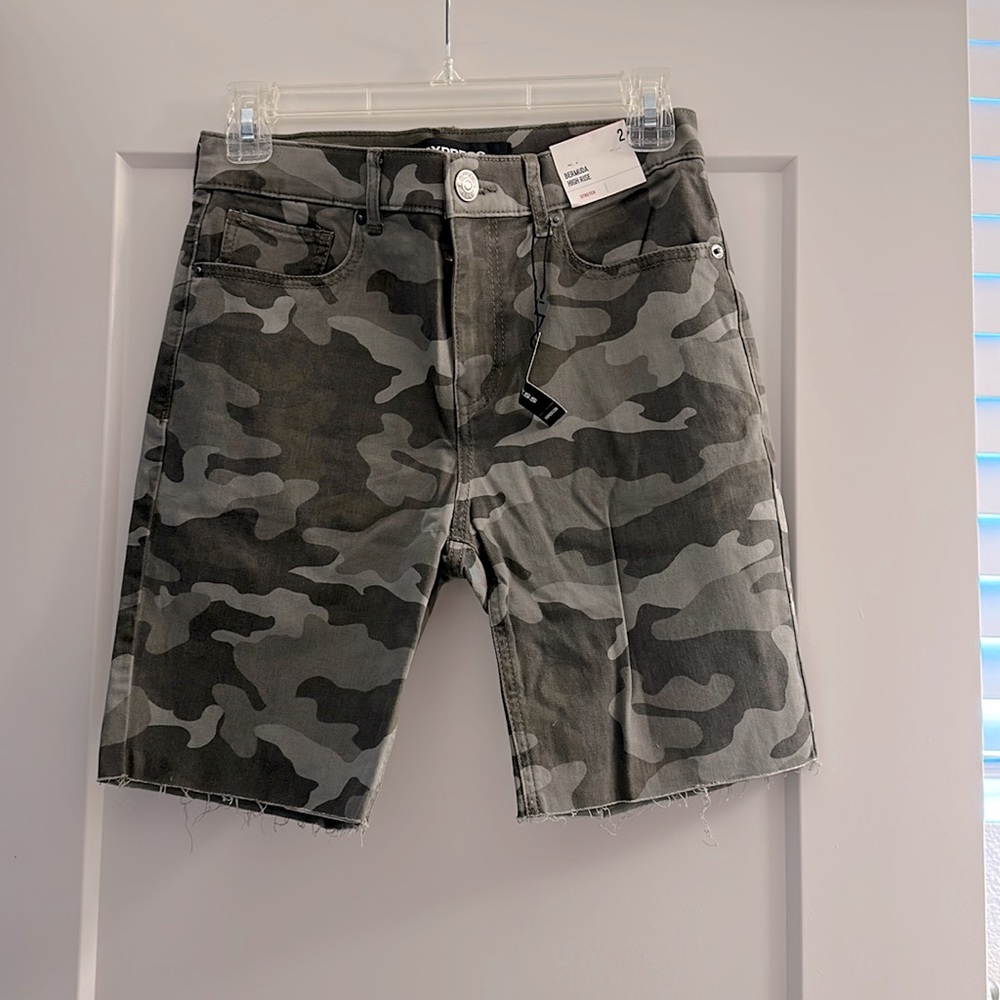 Express camouflage high rise Bermuda shorts